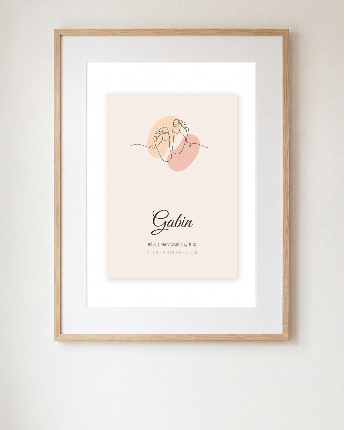 Affiche naissance personnalisée line art petits pieds encadrée dans une chambre de bébé