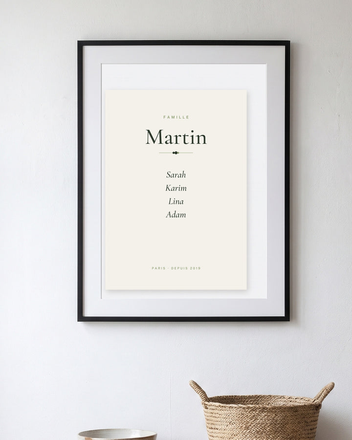 Affiche famille personnalisable nom et prénoms encadrée dans une entrée, exemple personnalisé