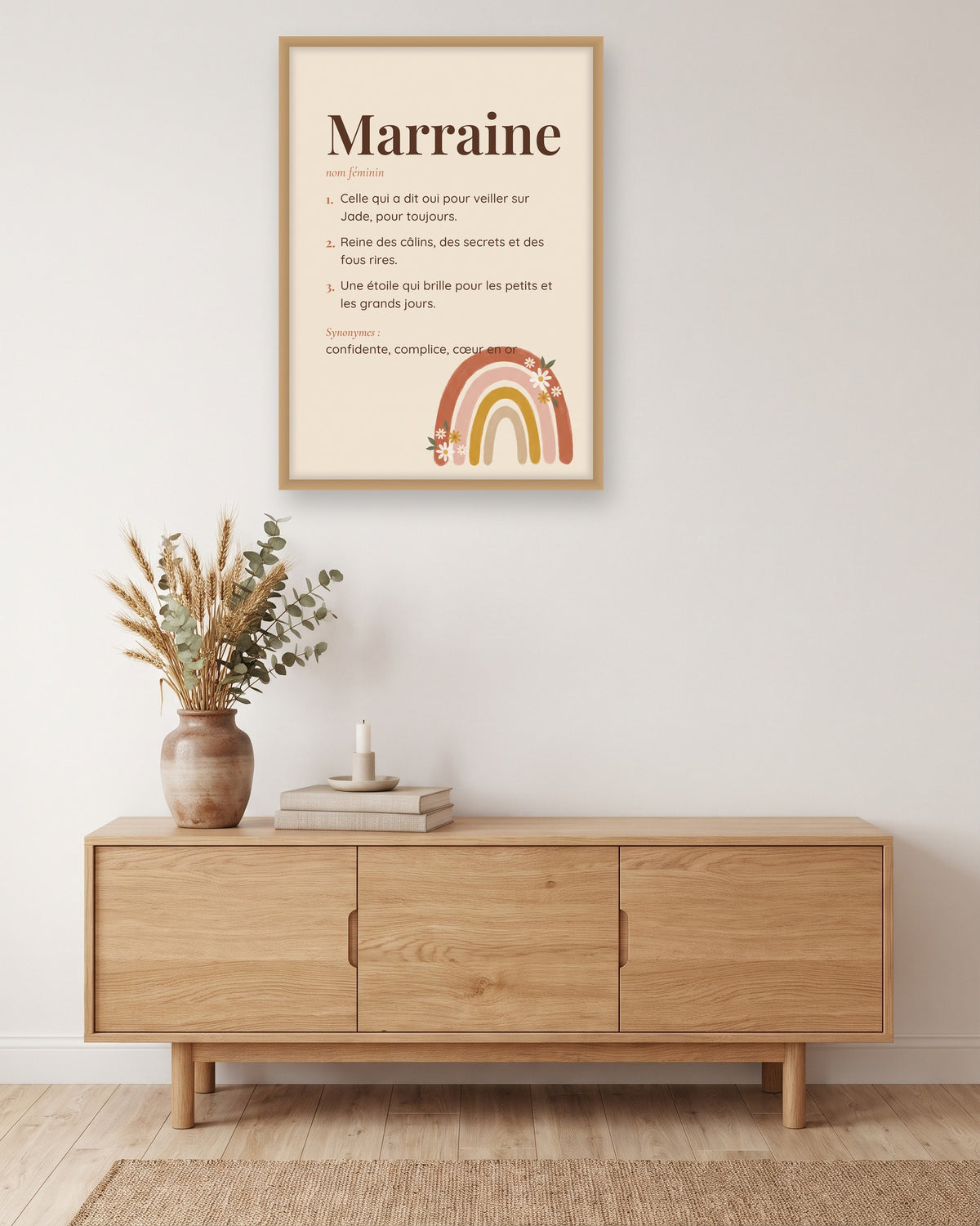 Affiche marraine personnalisée bohème arc-en-ciel encadrée au mur du salon