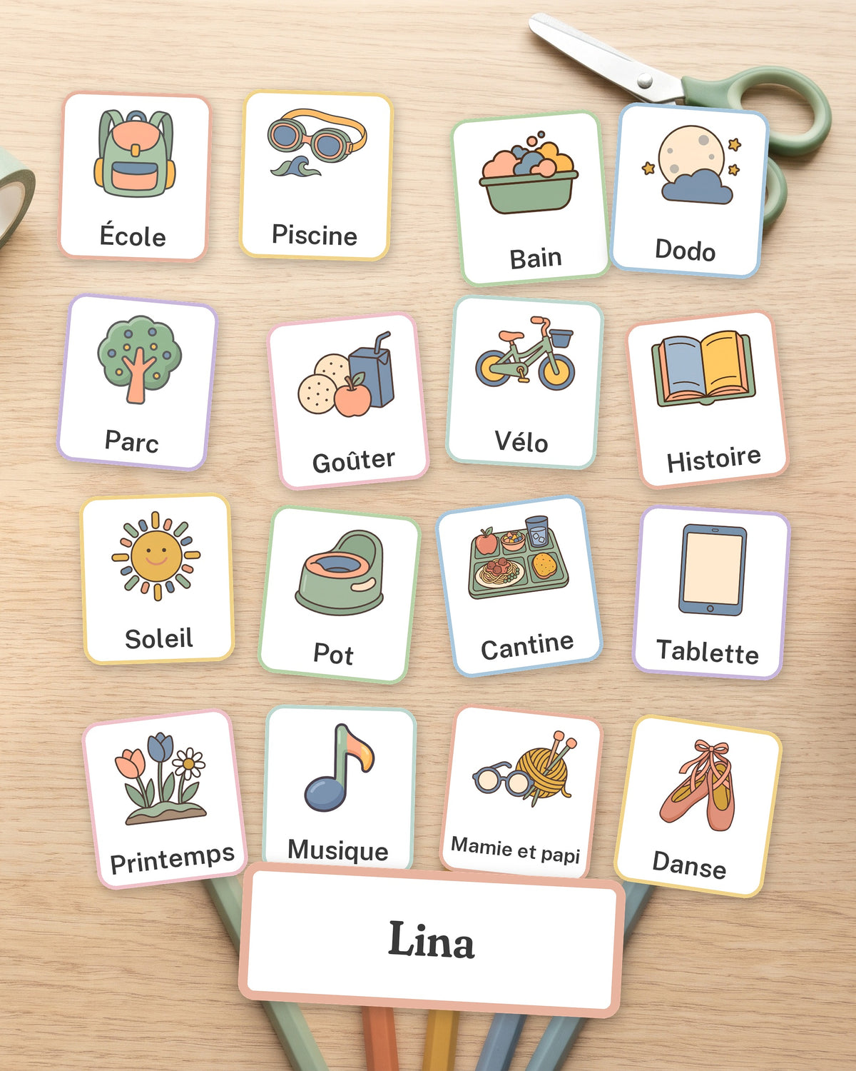 Cartes pictogrammes enfant à imprimer, 65 cartes et carte prénom : imprimé et accroché au mur, exemple personnalisé