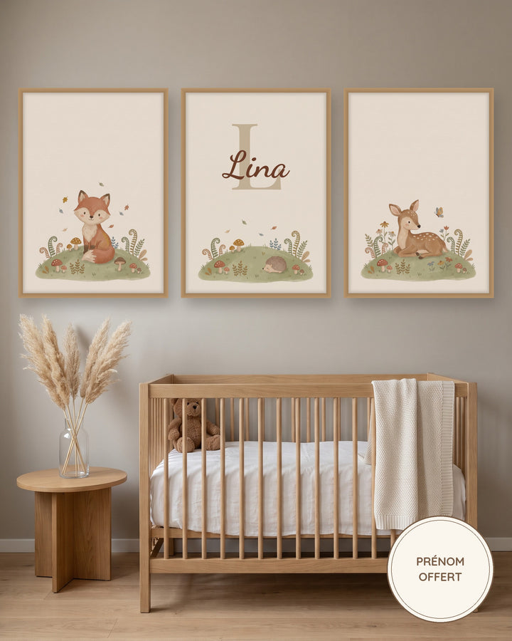 Lot de 3 affiches animaux de la forêt : les 3 affiches encadrées dans une chambre de bébé, exemple avec prénom