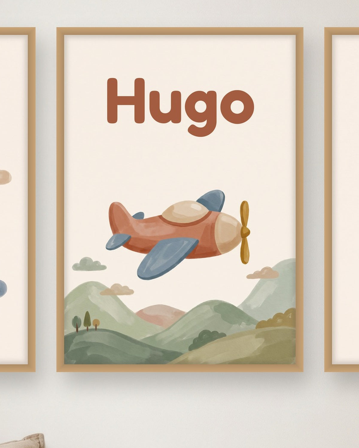 Lot de 3 affiches avions et montgolfière : l’affiche du milieu avec le prénom, exemple personnalisé