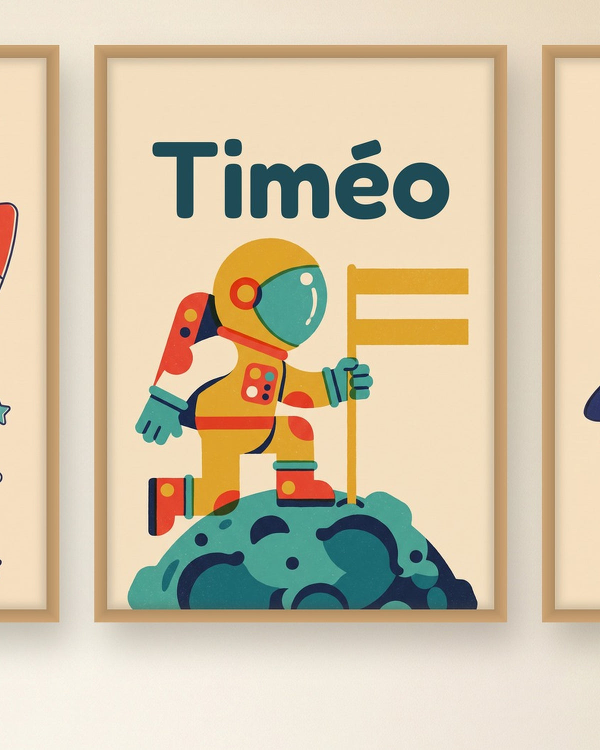 Lot de 3 affiches espace fusée rétro : l’affiche du milieu avec le prénom, exemple personnalisé
