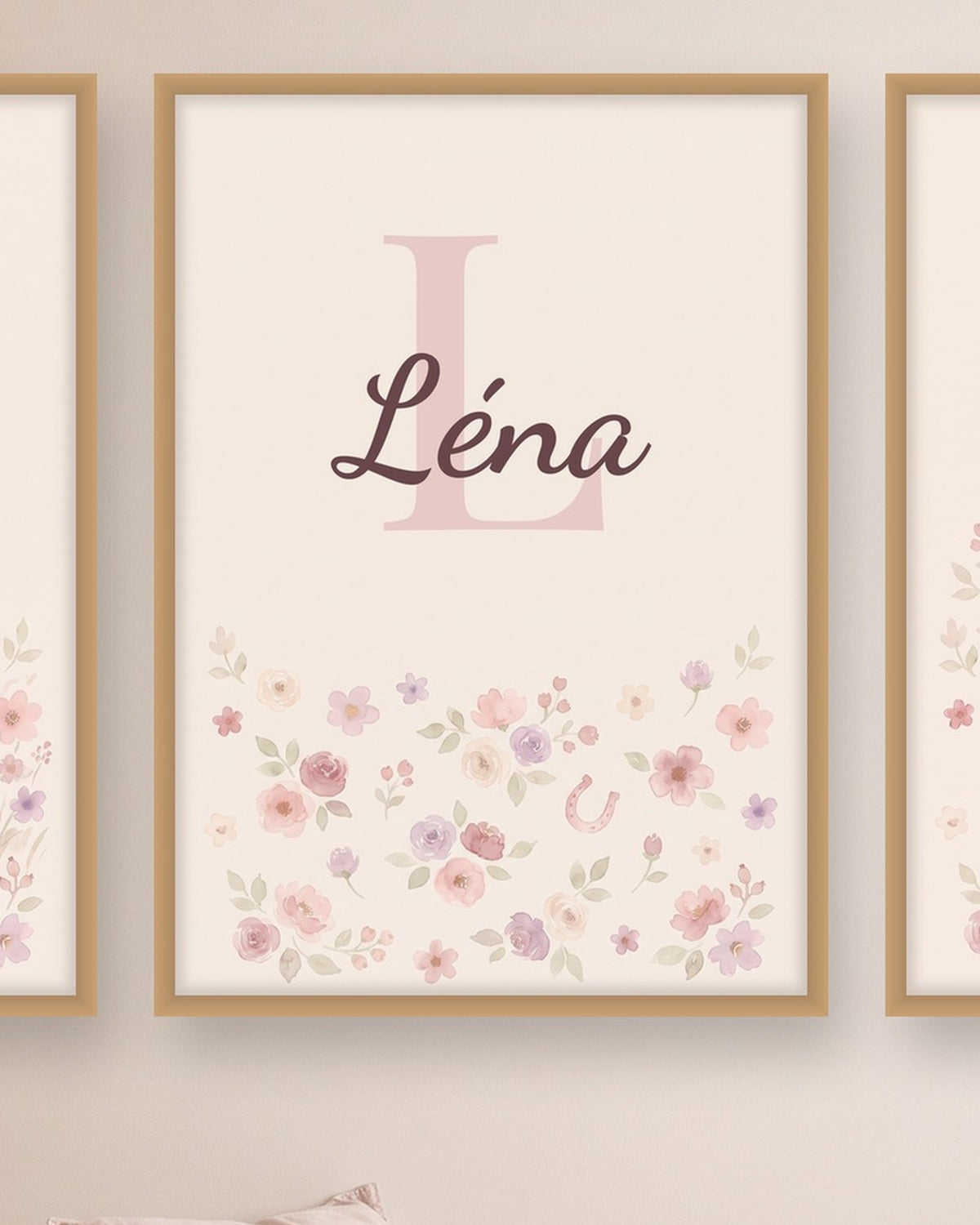 Lot de 3 affiches poneys pastel : l’affiche du milieu avec le prénom, exemple personnalisé